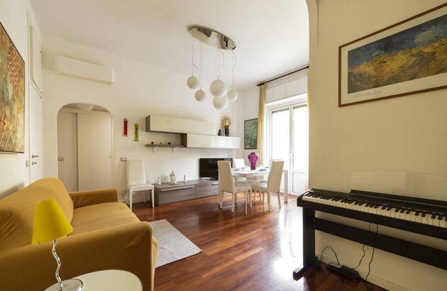 Cozy APT with balcony - Calvairate neighborhood