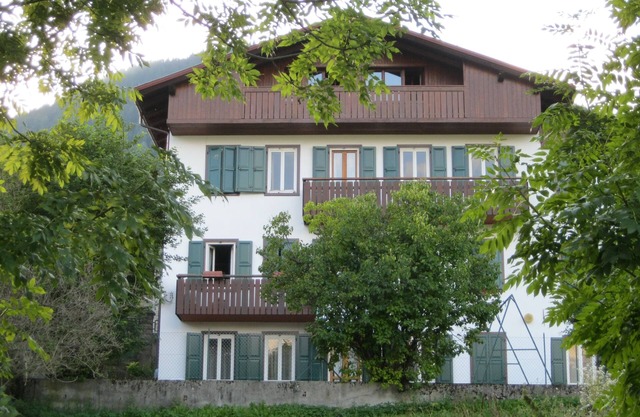 Cozy attic apartment with panoramic views in the heart of the ital. Dolomites