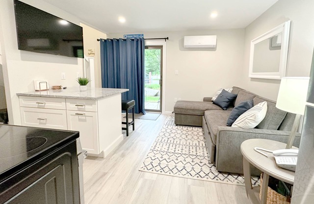 Cozy Attitash Mtn Resort Condo with Full Amenities