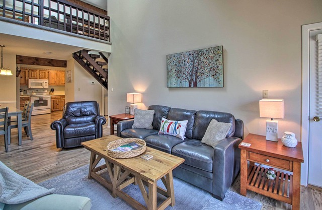 Cozy Bartlett Condo: 1 Mi to Attitash Ski Resort!