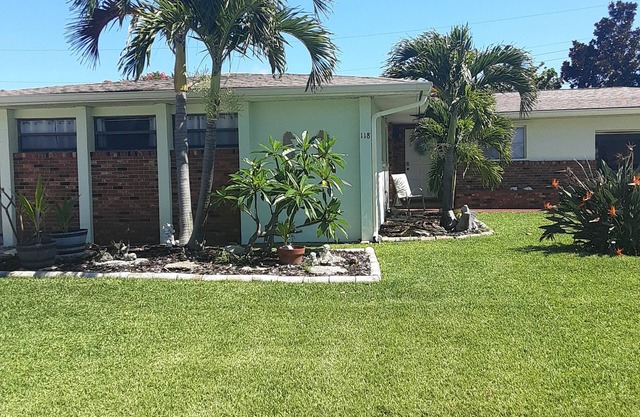 Cozy beach home within walking distance to the beach