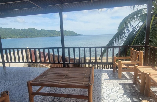 Cozy beach house with a view