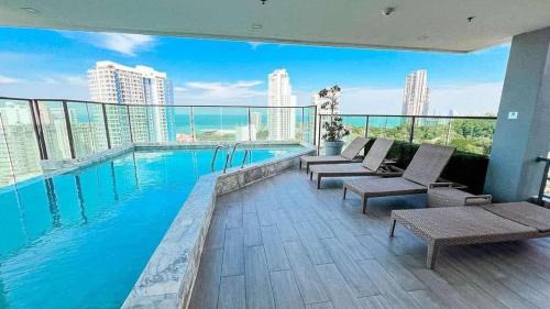 Cozy Beach & Pra Tamnak Condo Pattaya