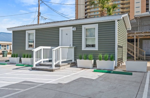 Cozy Beachside Bungalow Studio Ideal for Couples