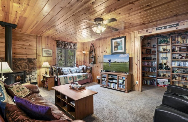 Cozy Bear Cottage-beat the heat in Christopher Creek!