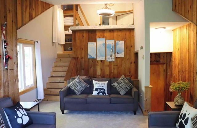 Cozy Bear Mountain View Getaway