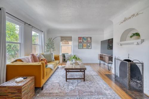 Cozy Boho 1BR - Walk to Shops & Cafes