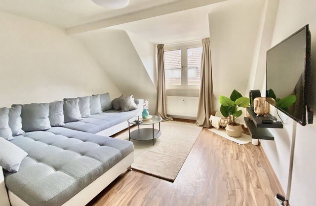 Cozy boho apartment with Netflix & high-speed wifi