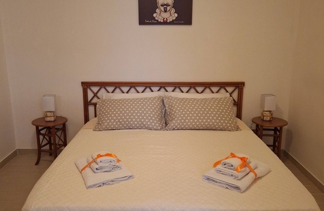 Cozy bright Mondello apartment with pool and private access to the sea