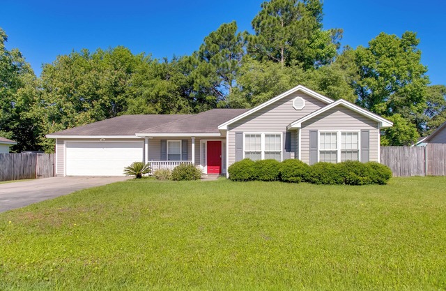 Cozy Brunswick Home: 13 Mi to St Simons Island!