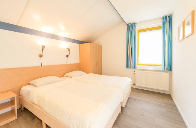 Cozy bungalow 1.5 km from the beach