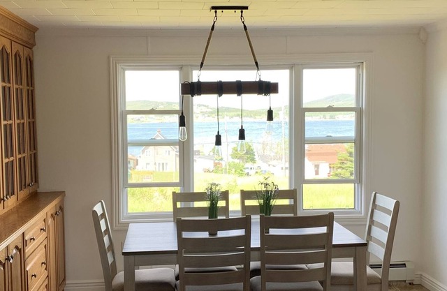 Cozy Retreat Along the Avalon Peninsula in Coastal Heart's Delight