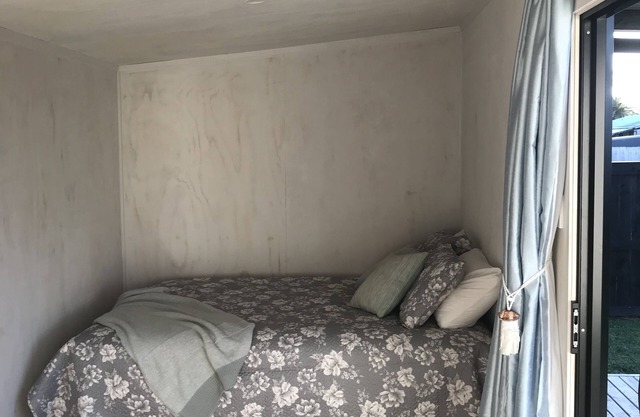 Cozy cabin ! 5 min from the beach and town!