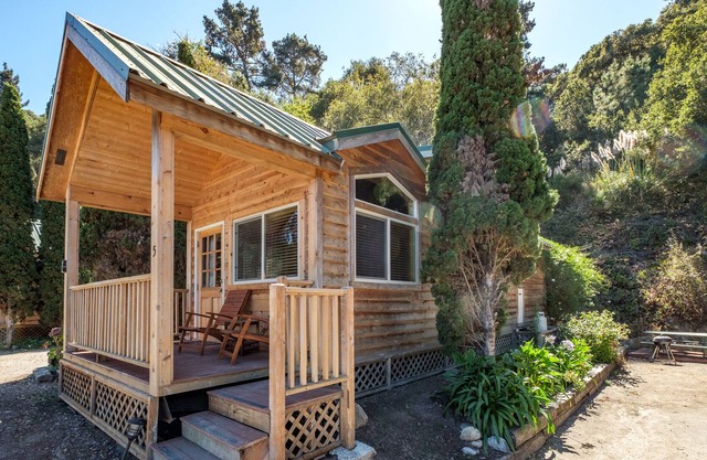 Cozy Cabin 5 - Jack's Peak