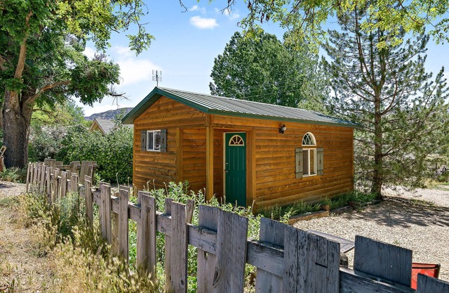 Cozy Cabin in Southern Utah! Close to Zion!