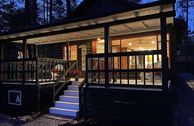 Cozy Cabin in the tall Pines! True mountain cabin vibes!