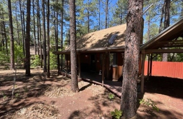 Cozy cabin in the woods!