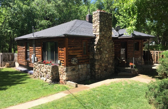 Cozy Cabin Located on the Ogden River