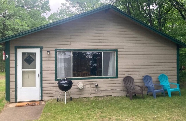 Cozy cabin on amazing 2nd crow wing lake with WiFi, beach