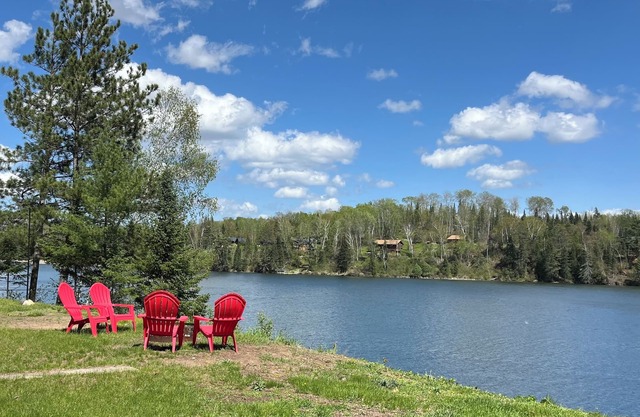 Cozy cabin on Leech Lake, fishing, boating, swimming, trails, 10 min to Walker