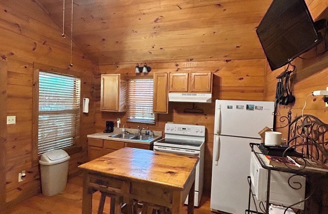 Cozy cabin on the water