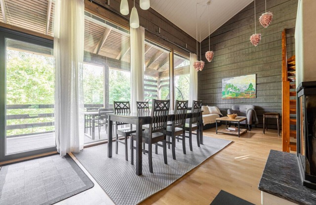 Cozy Cabin with Hot Tub and Private Sauna Close to the Tahko Ski Slopes