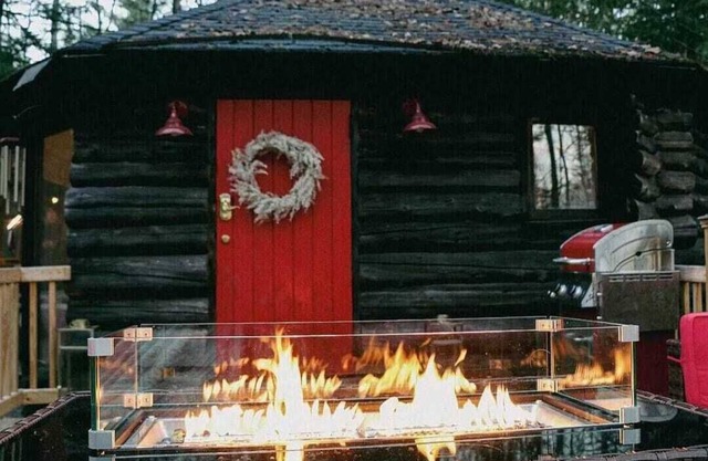 Cozy Cabin with a Stream