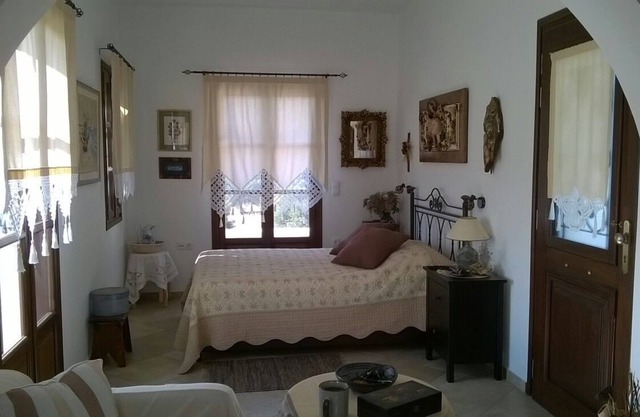 Cozy, calming, private apt. w/ magnificent panoramic seaview!