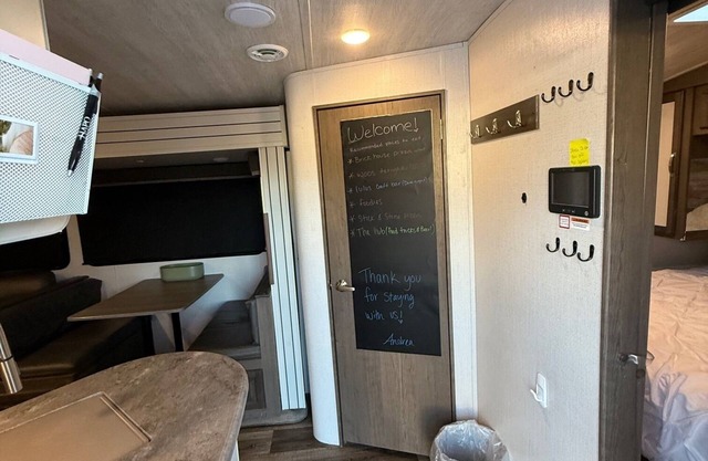 “Cozy Campervanza"