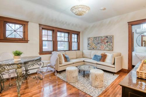 Cozy Carriage House Retreat Cleveland Heights