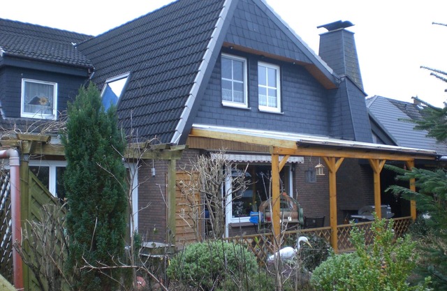 Cozy, centrally located and quiet apartment on the upper floor, about 20 km to the North Sea.