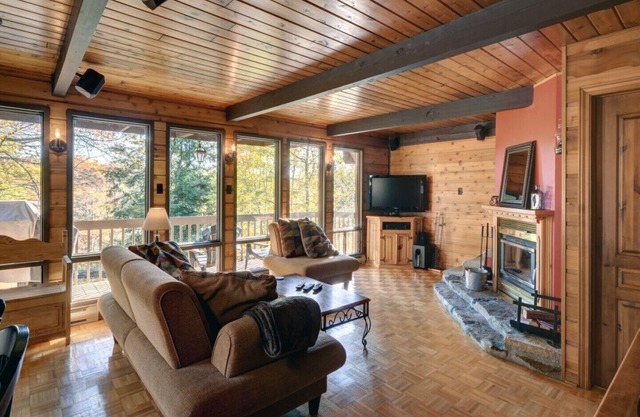 Cozy Chalet Suisse #004