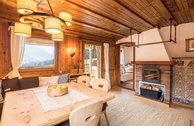 Cozy Chalet “Ferienhaus Moarbach” with Terrace & Garden