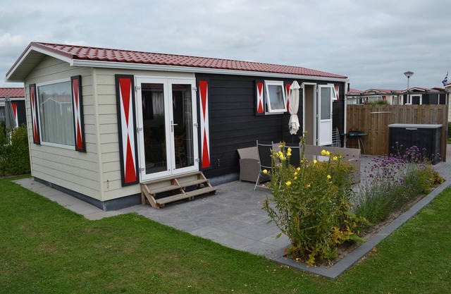 Cozy chalet in Zeeland not far from the beaches, Veere, Domburg, Oostkapelle