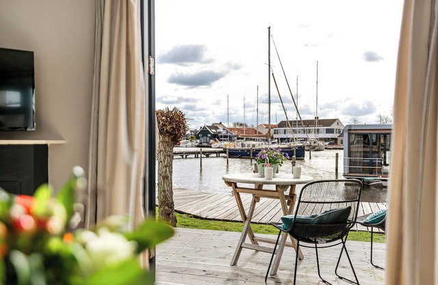 Cozy chalet on small harbor. Quiet location overlooking water.