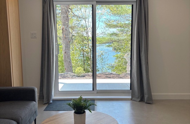 Cozy Chalet retreat - Panoramic lake view