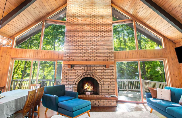 Cozy Chalet with Private Hot Tub