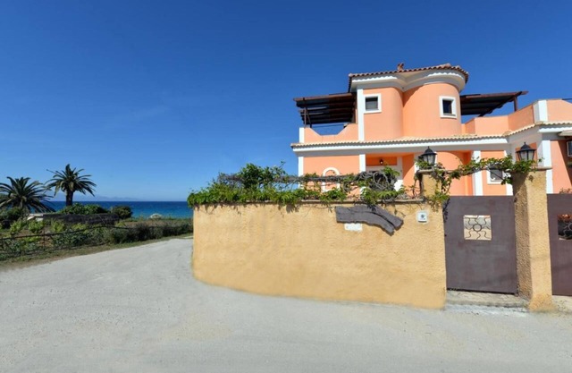 Cozy, charming villa for families and friends located in crystal blue Zakynthos.