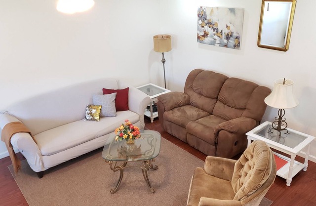 Cozy Chic Cottage w/ ♔King+♕Q Bed✓Free WiFi✓Parking