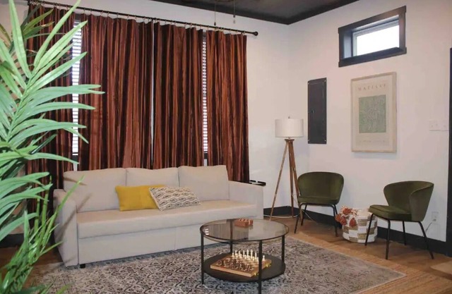 Cozy Chic home in the heart of Soulard