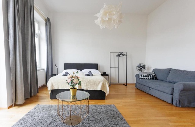 Cozy City Center Apartment