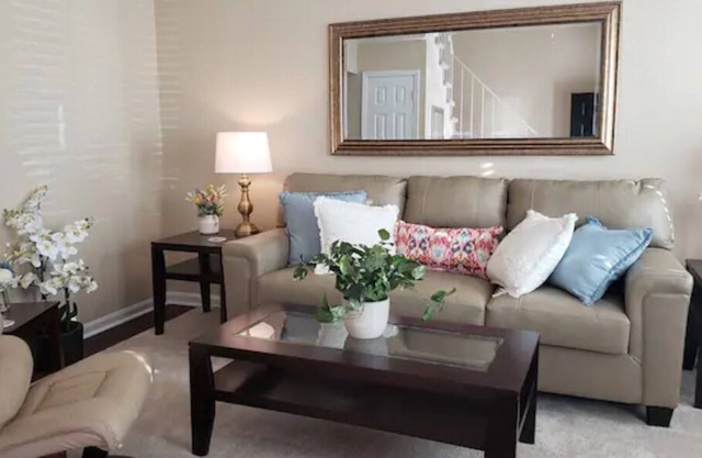 Cozy, Clean, 2 Story Apartment near Camp Lejeune