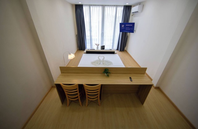 Cozy, Clean, Quiet, budget, 10 mins from the airport