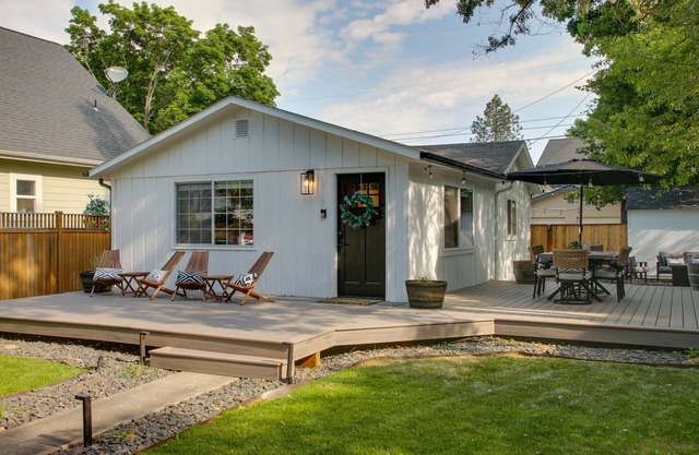 Cozy Coeur d'Alene Getaway w/Fire Pit, Near Dtwn