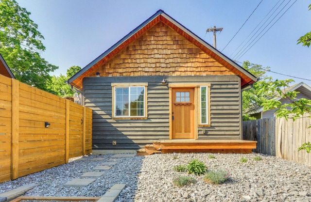 Cozy Coeur d'Alene Studio, Walk to Downtown & Lake