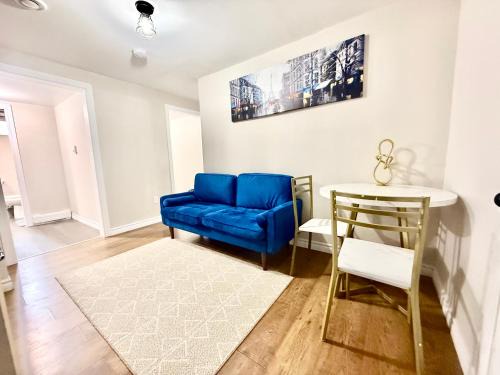 Cozy Comfort Stay Moncton - 2 Bedrooms with Kitchen and Parking