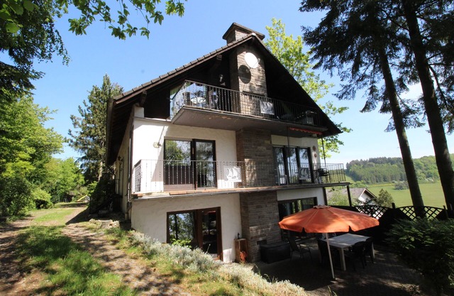 Cozy, comfortably furnished apartment for up to 7 people with balcony