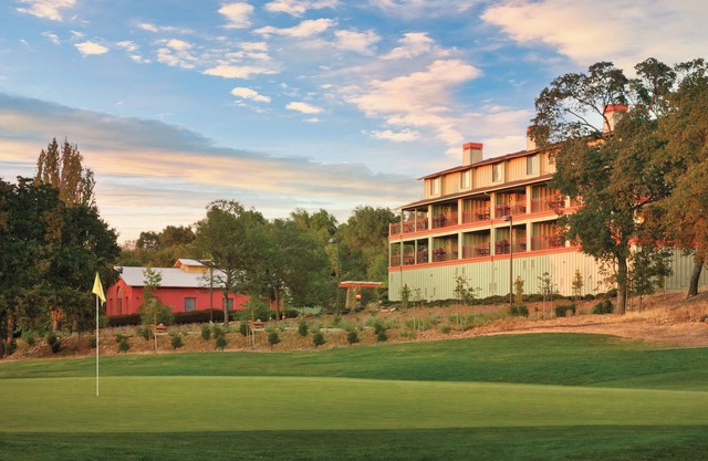 Cozy Condo Near Golf & Water Sports w/Private Balcony, Fireplace & Resort Pool