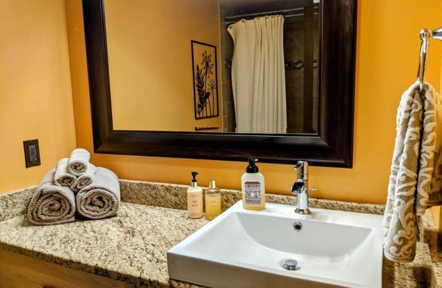 Cozy condo perfectly located in resort/golf course. Minutes from Brundage/McCall