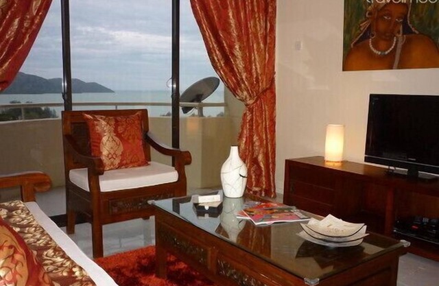 Cozy Condo with Stunning Sea View